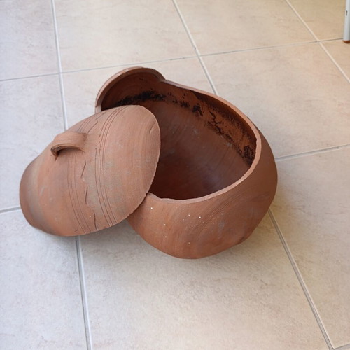 Clay Gastra used, like a kioupi pot
