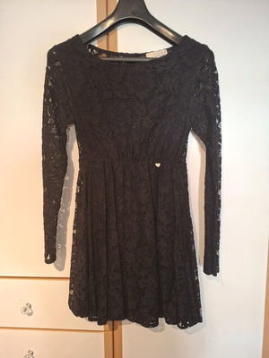 Lynne black lace dress small like new