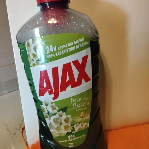 Ajax Fete des Fleurs cleaner with essential oils