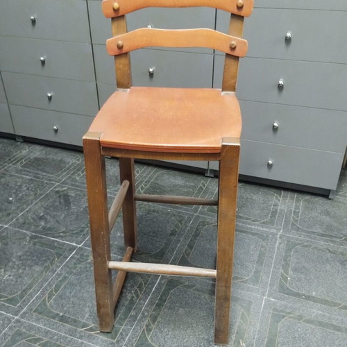 Wooden chair like new, solid wood, seat 32x32 cm
