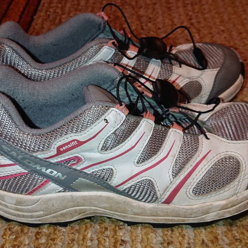 Salomon sports shoes like new, size 36