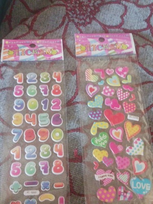 Set of 2 sticker sheets with hearts and numbers, multicolored