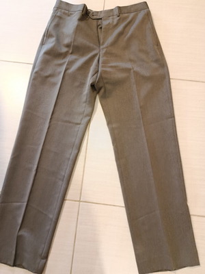 Marks & Spencer Tailoring men's fabric pants crease resistant gray size W32 L31 like new