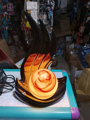 Table lamp portatif like new, clay base 28cm height X20cm