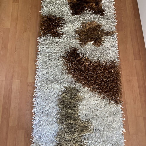Handmade Shaggy Rug in Ecru and Earth Tones like new