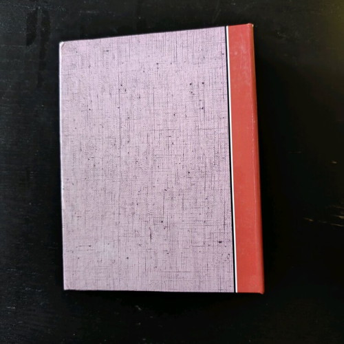 Photo album like new, holds 100 photos