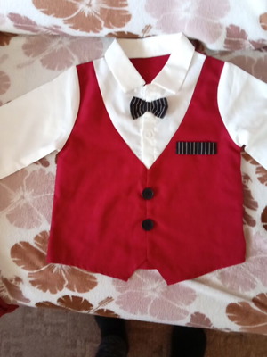 Boy's suit like new for 1 year