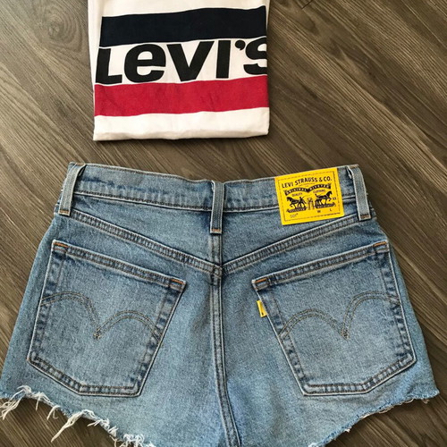 Levi's shorts and t-shirt set size XS new without tag