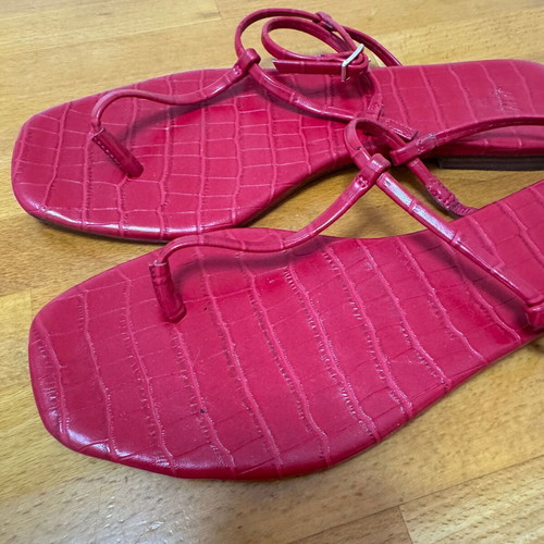 H&M red croc-embossed sandals No 39 like new