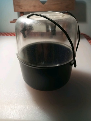 Knitting yarn holder like new
