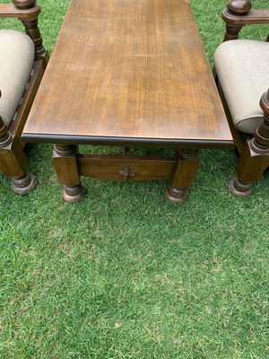Table with two chairs like new, solid wood