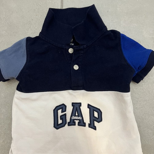 GAP toddler t-shirt like new, size 12-18 months