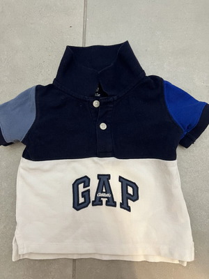 GAP toddler t-shirt like new, size 12-18 months