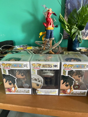 Luffy Gear 2 HS Studios Statue and Funko Pop Law First Edition Red Hawk Luffy like new