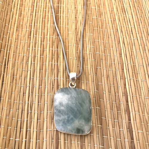 Aquamarine pendant and 925 silver chain new