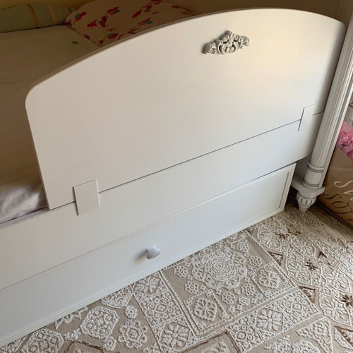Romantic half-double teen bed like new with mattress and guardrail