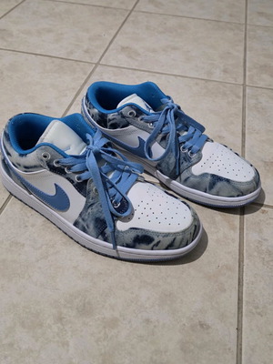 Nike Air Jordan 1 Low Washed Denim like new, size 42, white and blue