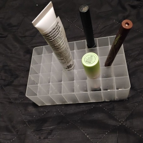 Pencil and cream organizer with 40 slots, new