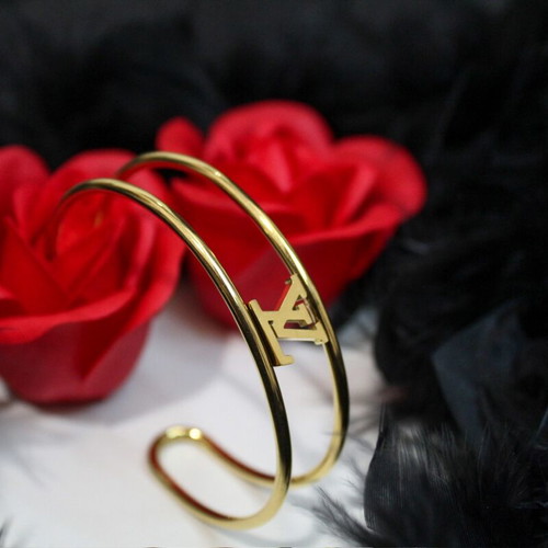 Open Gold-Plated V Cuff Bracelet like new, adjustable