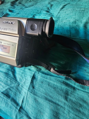 Sony Handycam 360x Vision Hi8 CCD-TRV87E camcorder
