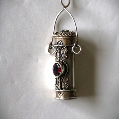 Sterling Silver 925 Granada Hidden Box Pendant New