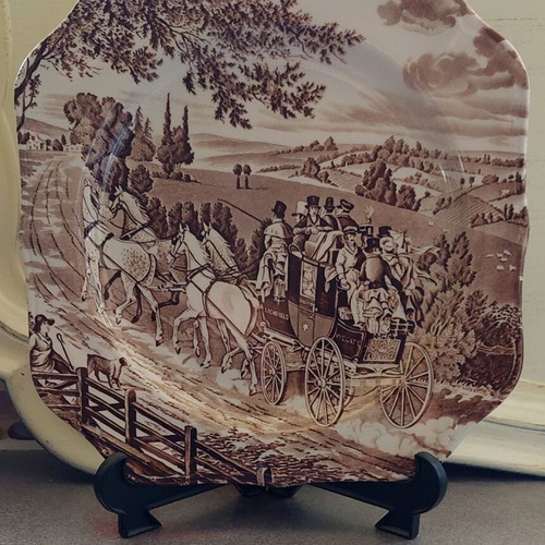 Decorative collectible Johnson Brothers plate from England like new