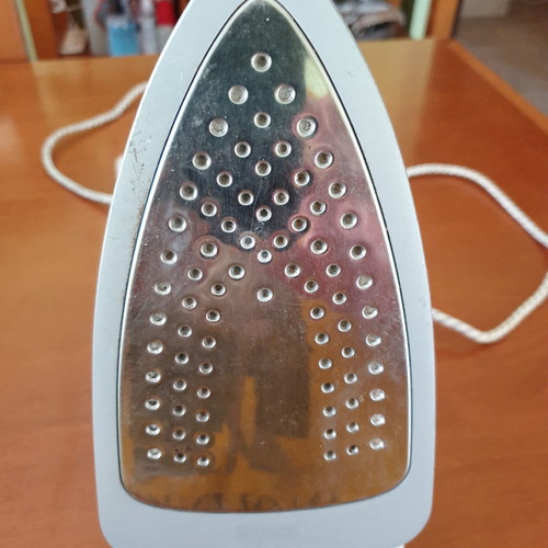 Delonghi EasyTurbo 8 steam iron used, 2300w, Antical, Auto On-Off