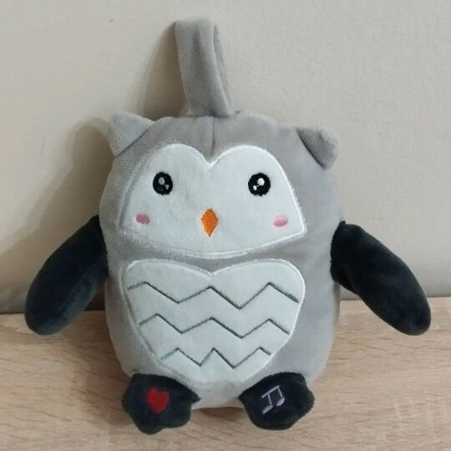 Owl with Greek-speaking sound like new baby toy