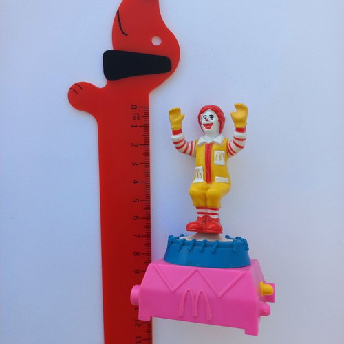 McDonald's collectible figures set of 2 like new, 1993