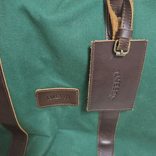 Jameson travel bag like new, green, with two compartments and strap