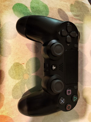PS4 controller like new
