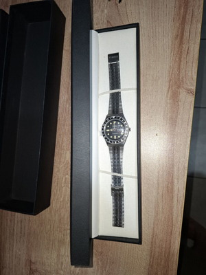 Timex Q Reissue wristwatch black, new