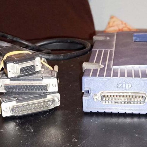 Iomega Zip device used with 6 x100 MB disks and power adapter