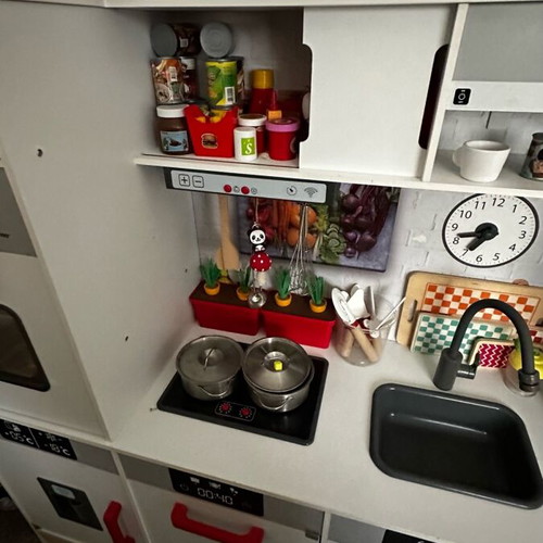 Wooden kids kitchen like new with lights and sounds