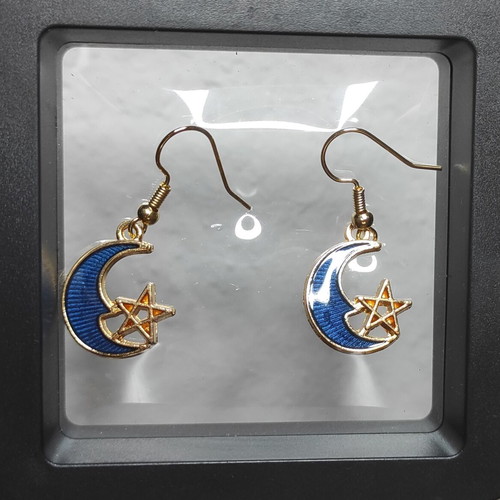 Space earrings new with moon and star design
