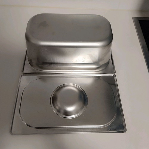 Ice cream container like new, serving dish 27x16x10