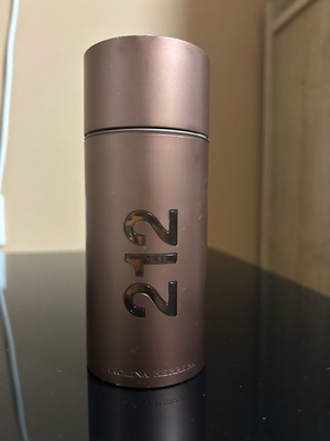 Carolina Herrera 212 άρωμα μεταχειρισμένο, 100 ml