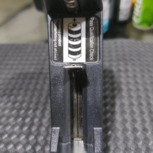 Foldable charger for 18650 batteries used