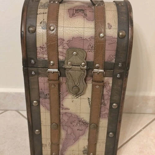 Wine holder for 2 bottles from MDF/leatherette like new with world map
