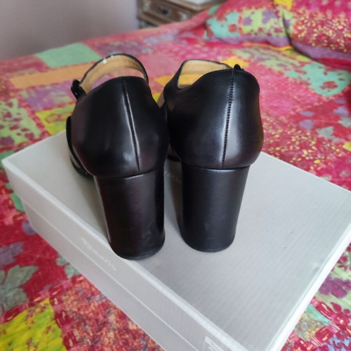 Tamaris leather shoes pumps like new, size 37, black-brown