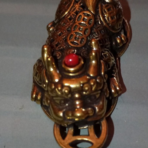 Pixiu figurine new with filigree coin base, 35 mm