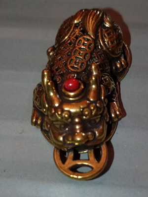 Pixiu figurine new with filigree coin base, 35 mm