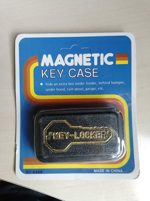 Vintage magnetic key case like new