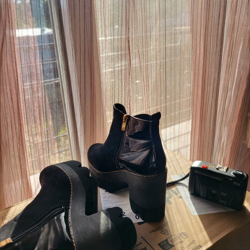 Beauty's Girl's black ankle boots like new, size 40
