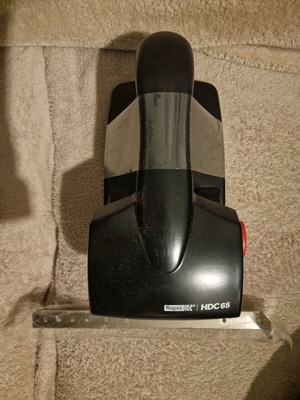 Hole puncher new with ergonomic handle and metal parts