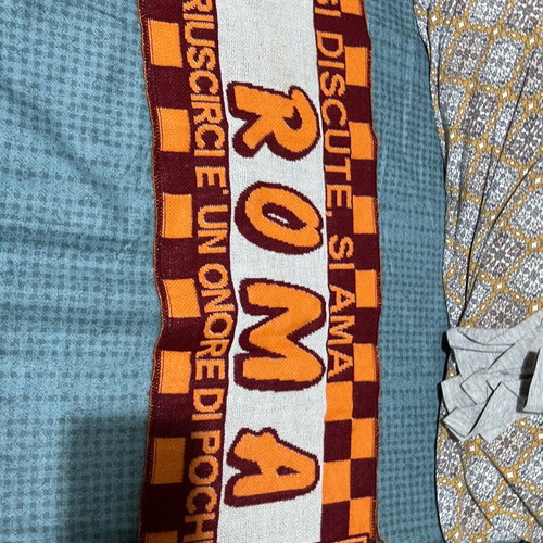 Roma scarf used