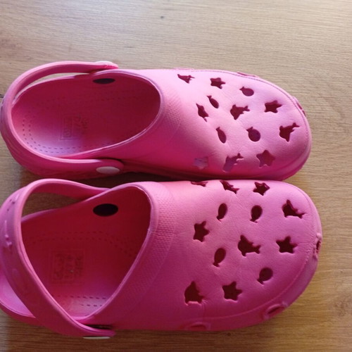 Gioseppo Kids beach clogs size 32/33 like new, pink