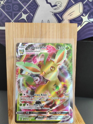 Leafeon VMAX (EVS 008) new