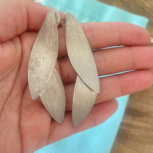 Modern silver leaf design dangling earrings like new