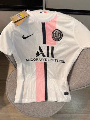 Nike PSG Jersey new with tag, size S